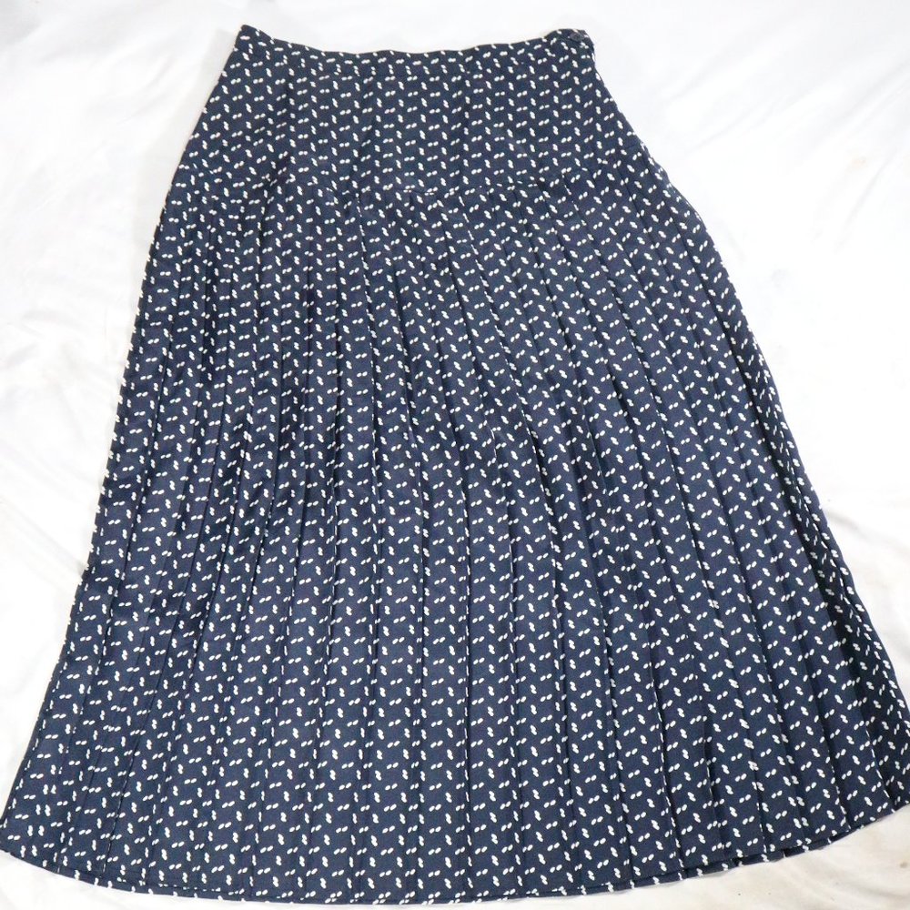 VTGFlowy Printed and Pleated A-Line Skirt Sz 10 US